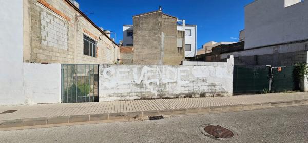 Terreno en calle Menéndez Pidal, 39