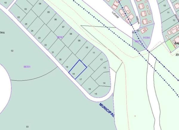 Terreno en via Sense Nom