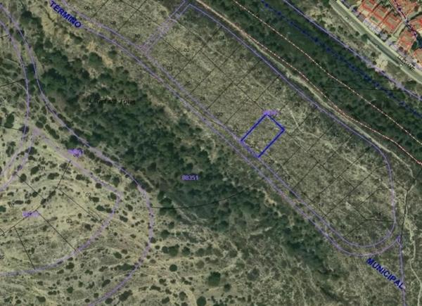 Terreno en via Sense Nom