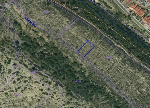 Terreno en via Sense Nom