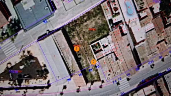 Terreno en avenida Constitució