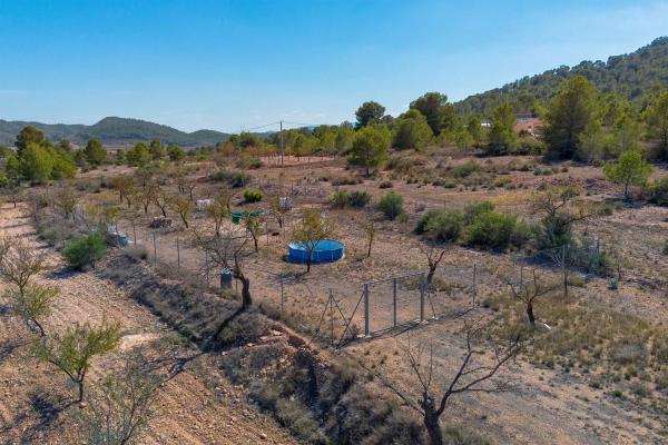 Terreno en via Sense Nom