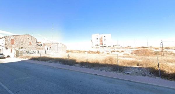 Terreno en avenida de Alicante