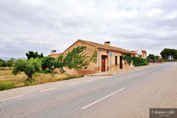 Finca rústica en camino de Toll