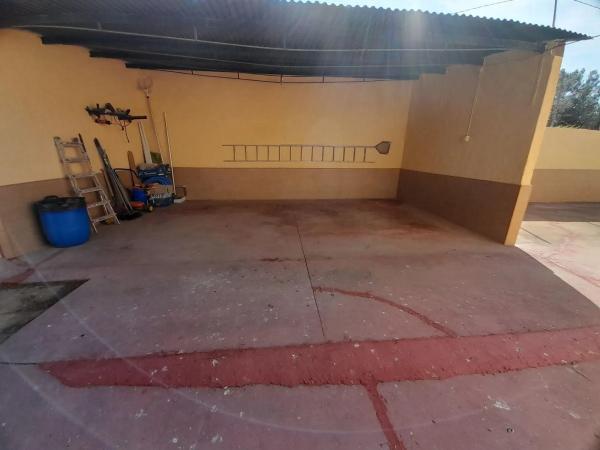 Finca rústica en via de servicio