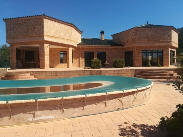 Casa independiente en plaza Perino Uo-05