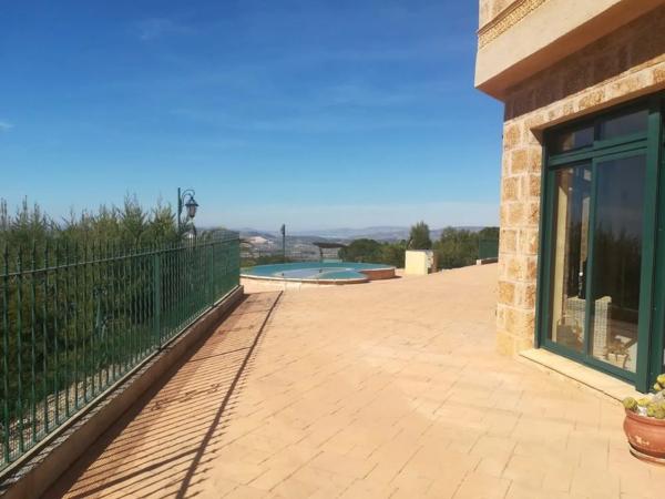 Casa independiente en plaza Perino Uo-05