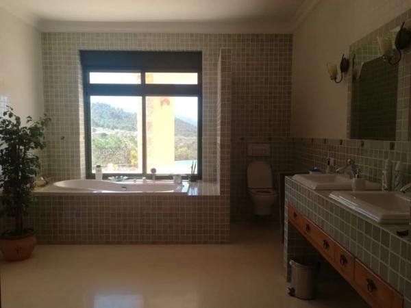 Casa independiente en plaza Perino Uo-05