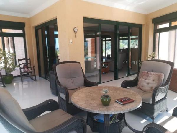 Casa independiente en plaza Perino Uo-05