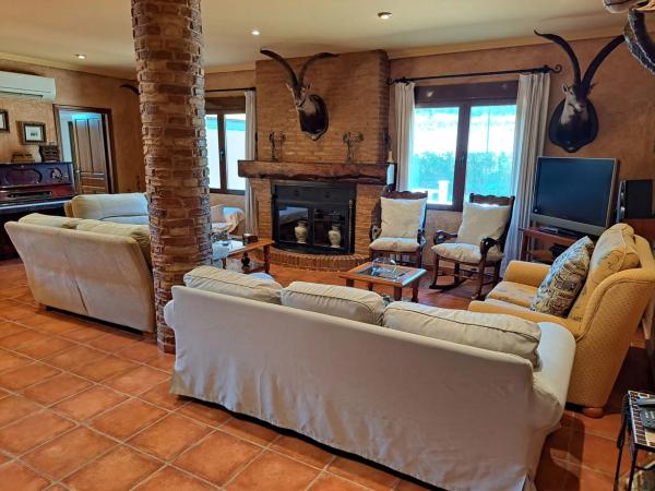 Casa independiente en avenida Juan Carlos I