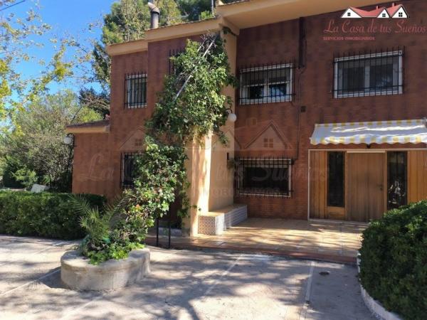 Casa independiente en Polígono Industrial L. Sombrero Z.V.24, 105