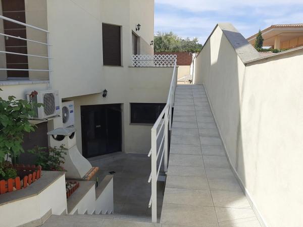 Casa independiente en calle Constitució, 16