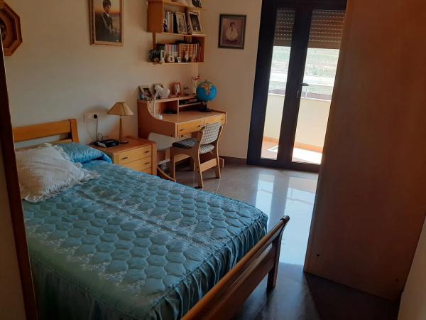 Casa independiente en calle Constitució, 16