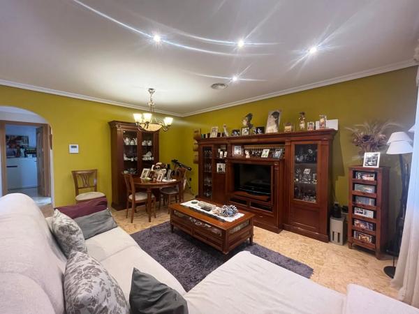 Casa independiente en avenida del Calvario