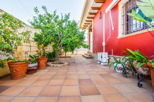 Casa independiente en calle Miguel Hernández