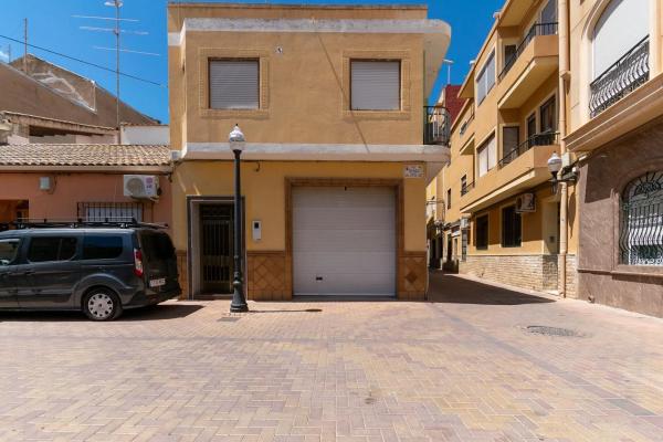 Casa independiente en calle José García Serna