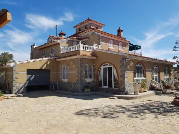 Casa independiente en calle Alcalde Antonio Martínez