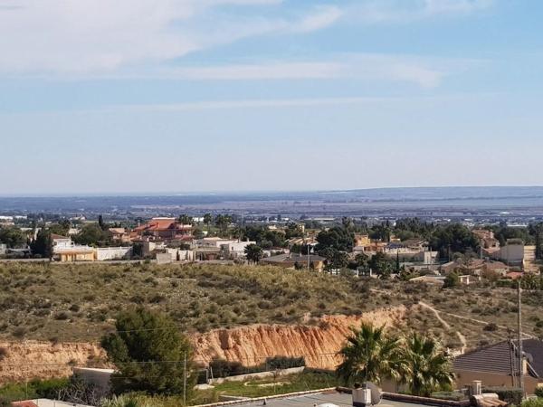 Casa independiente en calle Alcalde Antonio Martínez