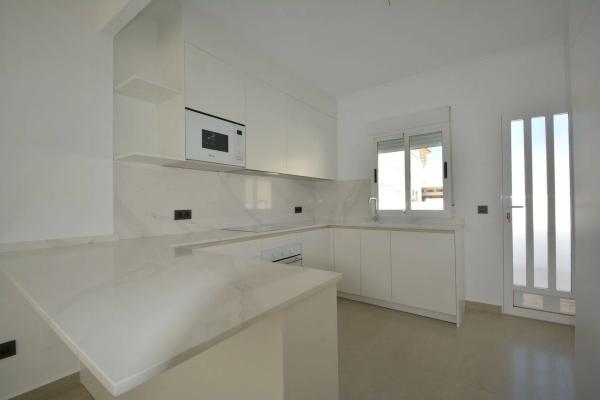 Casa independiente en calle Países Bajos