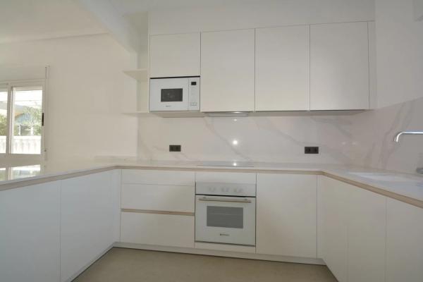 Casa independiente en calle Países Bajos