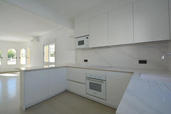 Casa independiente en calle Países Bajos