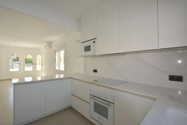 Casa independiente en calle Países Bajos