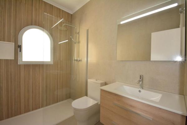 Casa independiente en calle Países Bajos