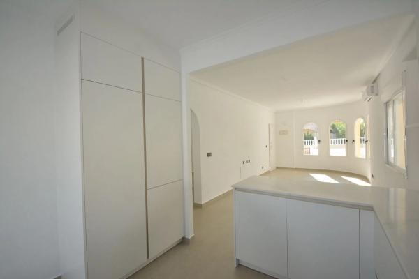 Casa independiente en calle Países Bajos