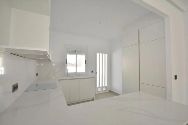 Casa independiente en calle Países Bajos