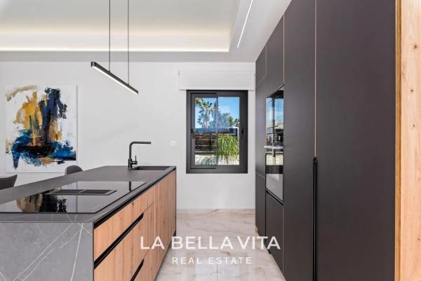 Casa independiente en calle Alicante, 8