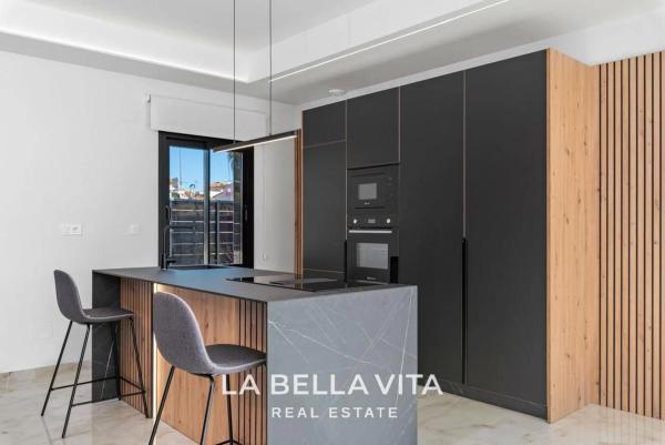 Casa independiente en calle Alicante, 8