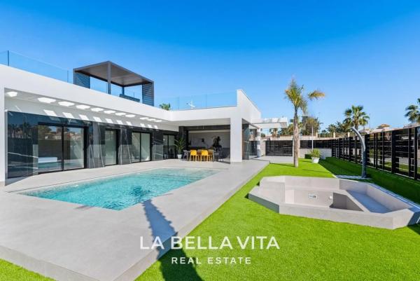 Casa independiente en calle Alicante, 8