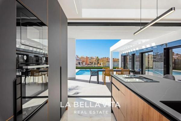 Casa independiente en calle Alicante, 8