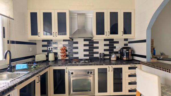 Casa independiente en avenida de las Naciones