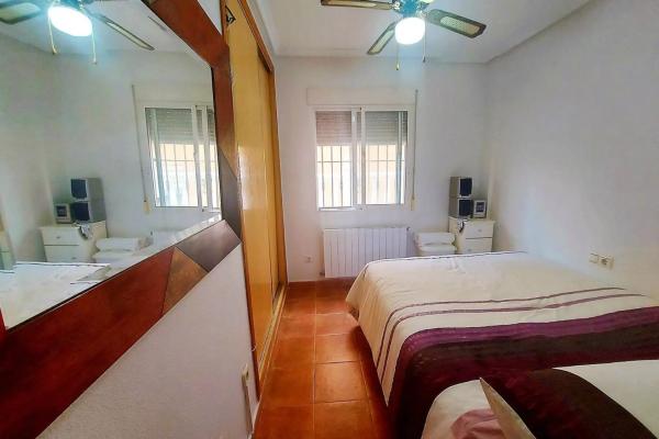 Casa independiente en calle Lituania