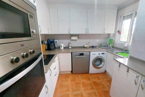 Casa independiente en calle Lituania