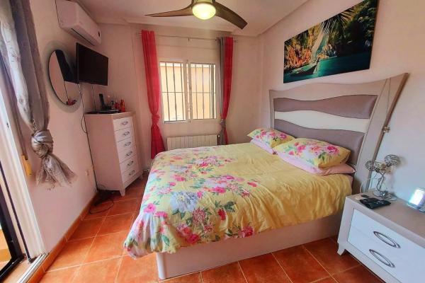 Casa independiente en calle Lituania