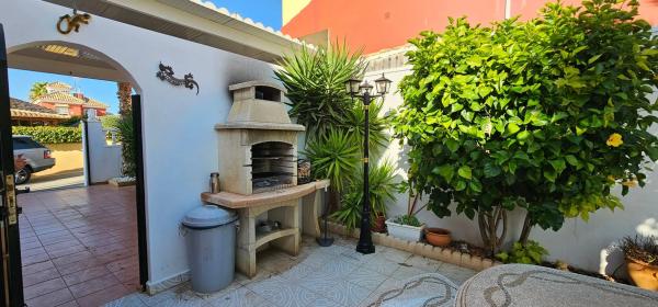 Casa independiente en calle Chipre