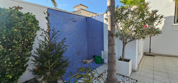 Casa independiente en calle Chipre