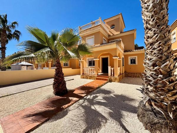 Casa independiente en avenida de la Estación