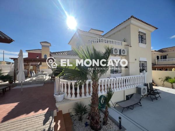 Casa independiente en calle Suiza