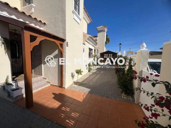 Casa independiente en calle Suiza