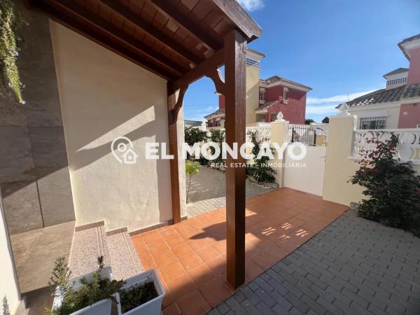 Casa independiente en calle Suiza