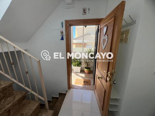 Casa independiente en calle Suiza