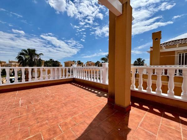 Casa independiente en avenida de la Estación