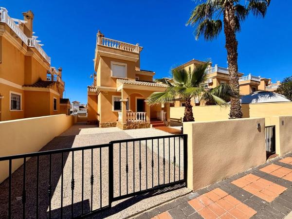 Casa independiente en avenida de la Estación