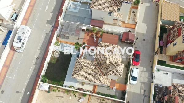 Casa independiente en calle Suiza