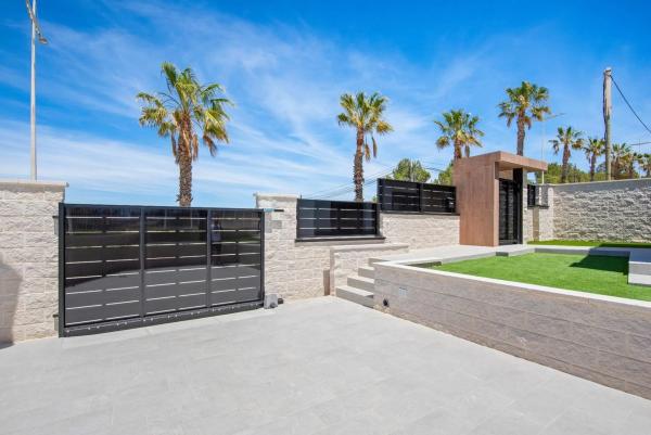 Casa independiente en avenida Antonio Pedrera Soler
