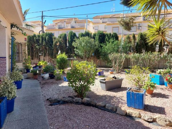 Casa independiente en calle Camilo José Cela