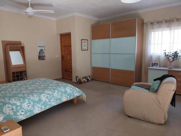 Casa independiente en calle Camilo José Cela